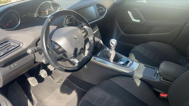 Peugeot 308 image 9