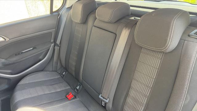 Peugeot 308 image 8