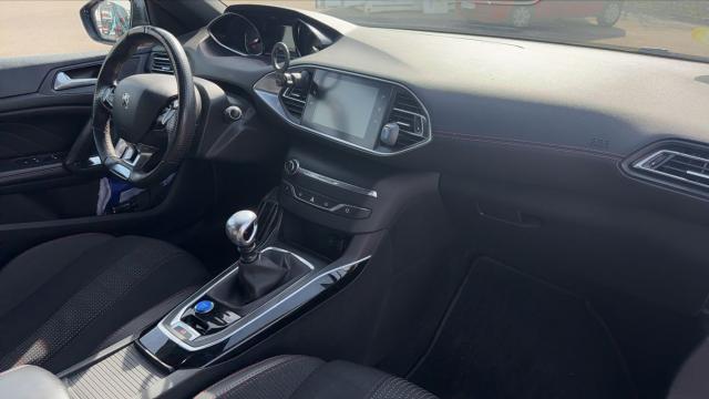 Peugeot 308 image 9