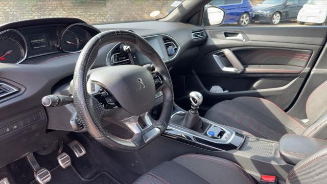 Peugeot 308 image 2