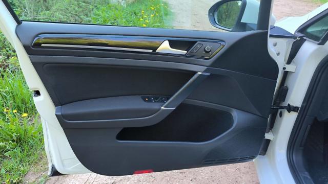 Volkswagen Golf image 6