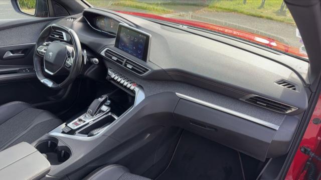 Peugeot 3008 image 2