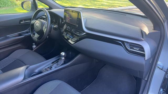 Toyota C-Hr image 6