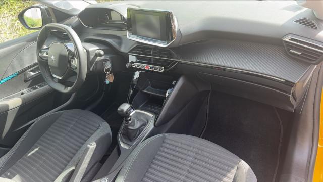 Peugeot 208 image 2
