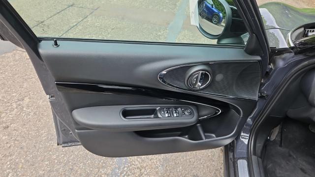 Mini Clubman image 1