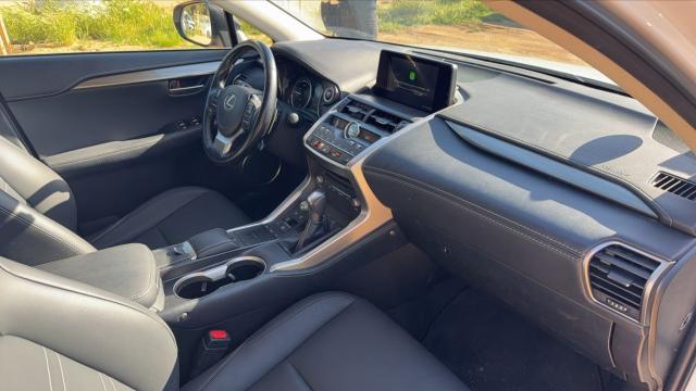 Lexus Nx 300h image 1