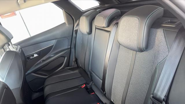 Peugeot 3008 image 1