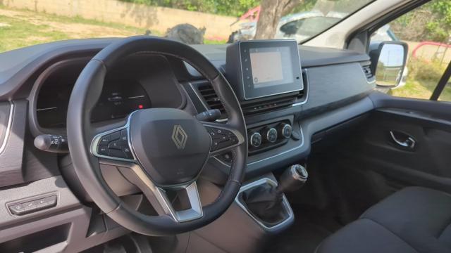 Renault Trafic image 9