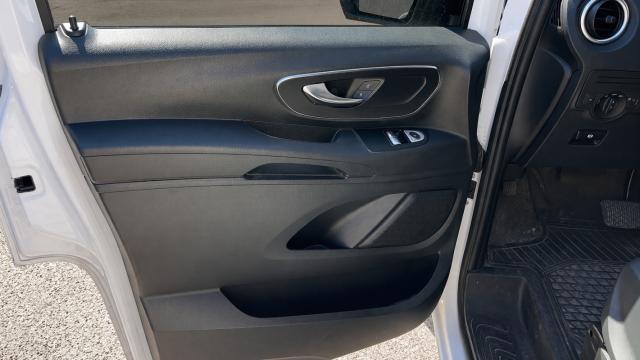 Mercedes Benz Vito image 5