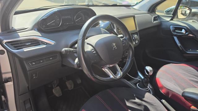 Peugeot 208 image 4