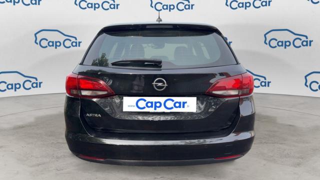 Opel Astra Sports Tourer image 4