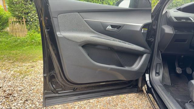 Peugeot 3008 image 3