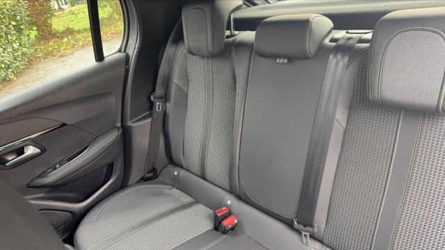 Peugeot E-208 image 3