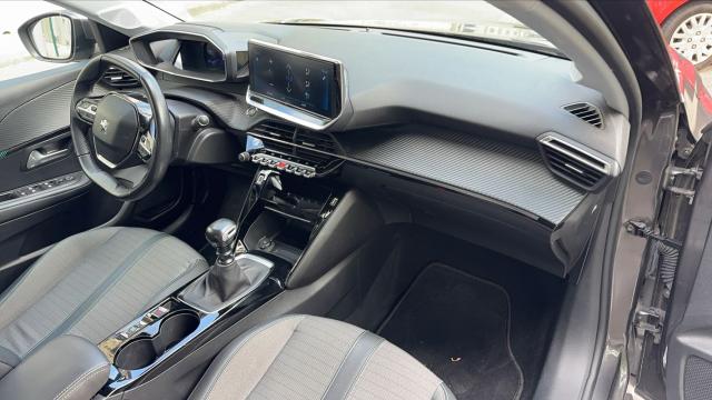 Peugeot 208 image 3