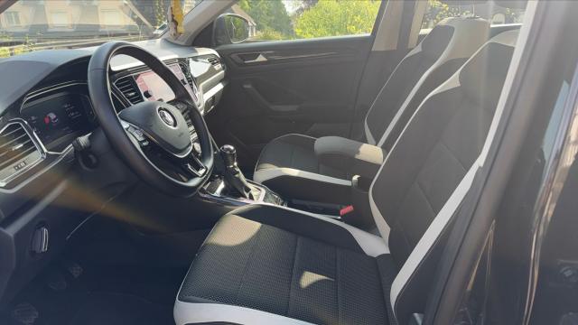 Volkswagen T-Roc image 6