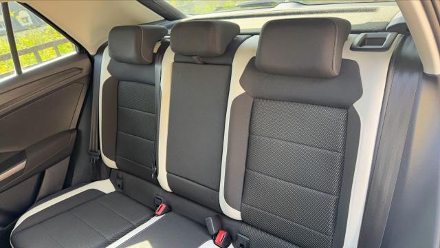 Volkswagen T-Roc image 4