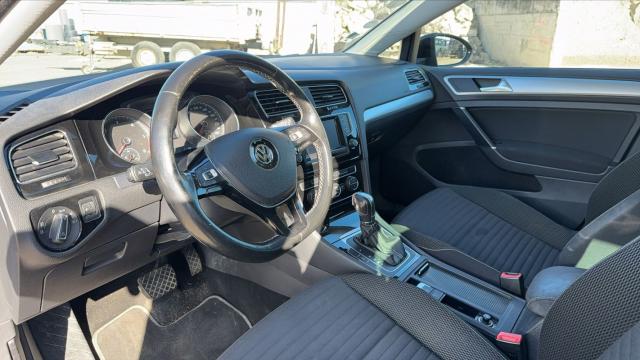 Volkswagen Golf image 8