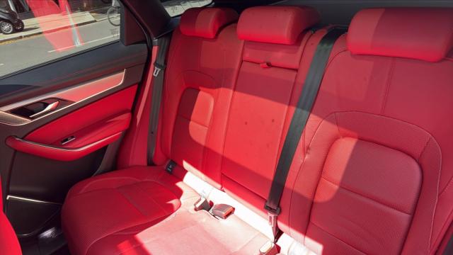 Jaguar F-Pace image 8