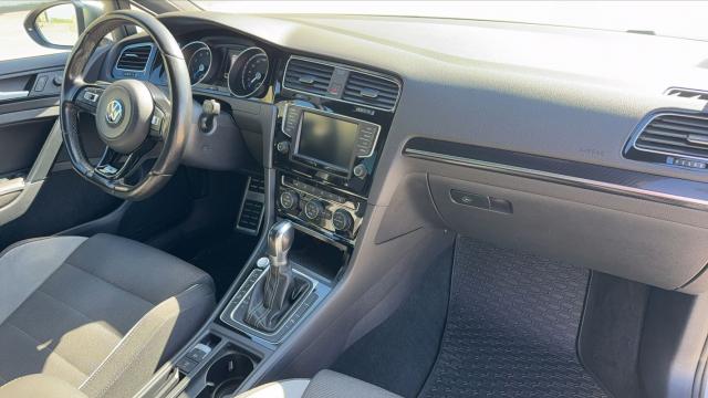Volkswagen Golf image 7