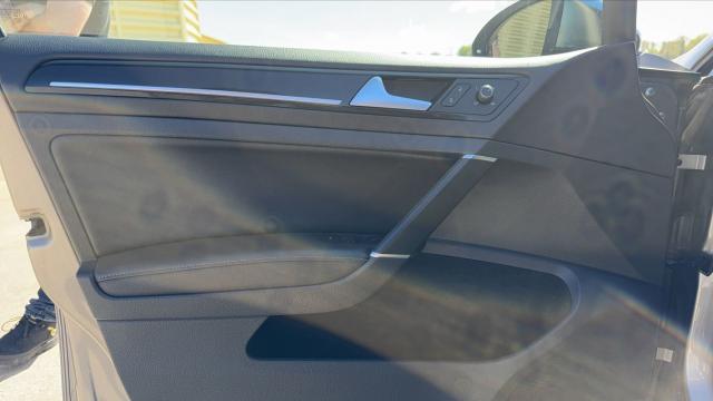 Volkswagen Golf image 9