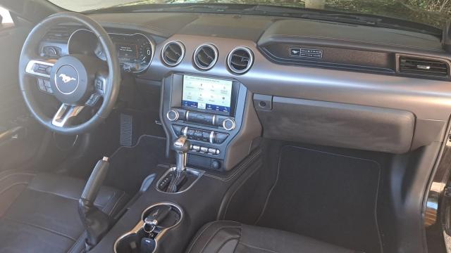 Ford Mustang Convertible image 7