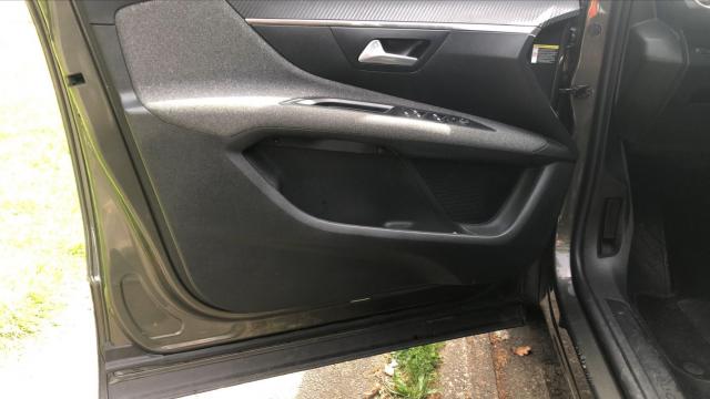 Peugeot 3008 image 9