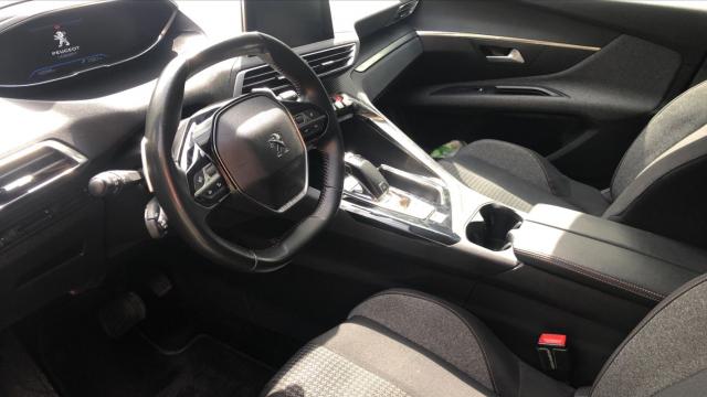 Peugeot 3008 image 2