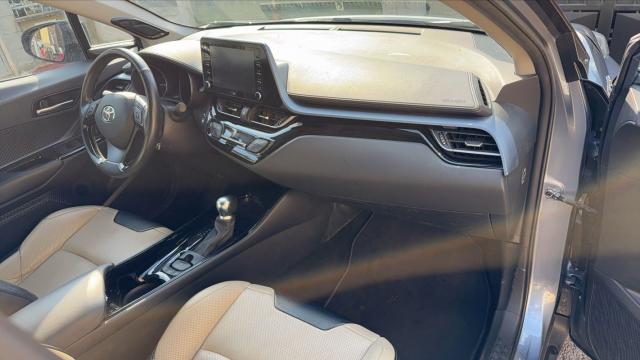 Toyota C-Hr image 2