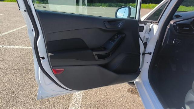 Ford Fiesta image 5