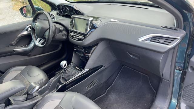 Peugeot 2008 image 2