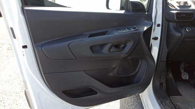 Opel Combo Cargo image 9