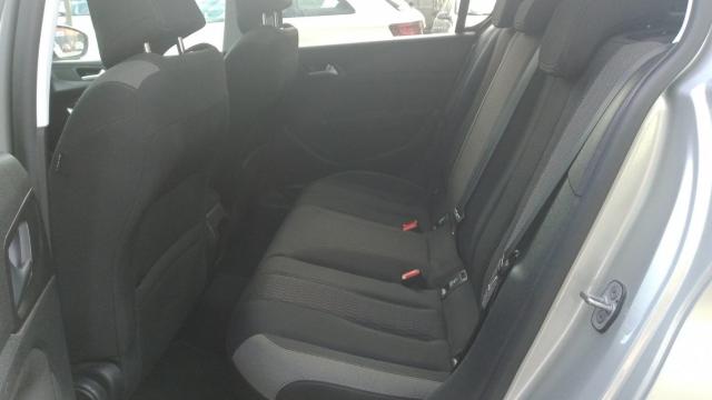 Peugeot 308 image 8