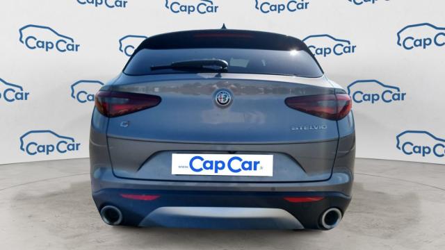 Alfa Romeo Stelvio image 8