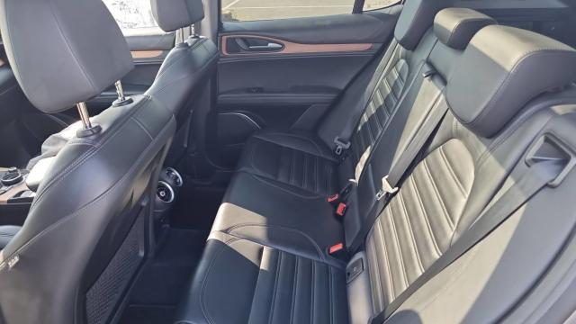 Alfa Romeo Stelvio image 4