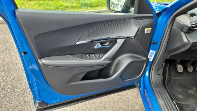 Peugeot 2008 image 2