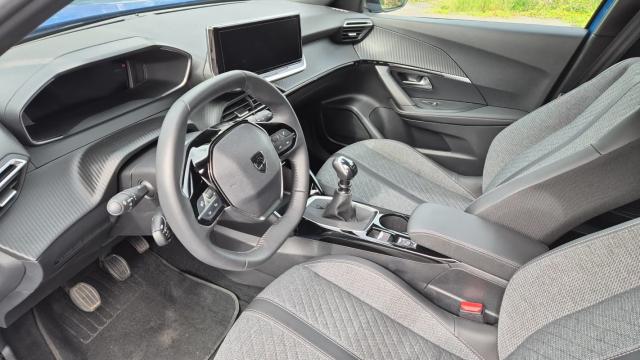 Peugeot 2008 image 8