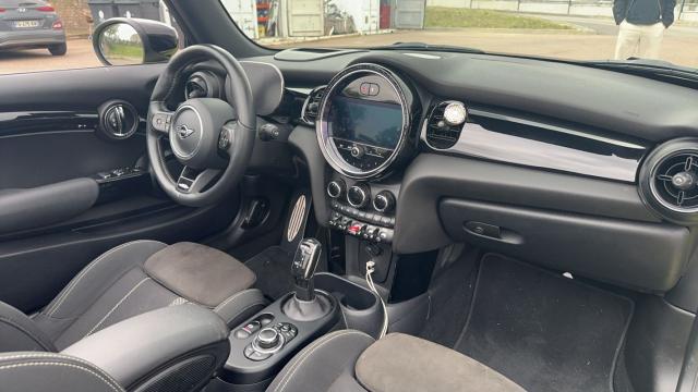 Mini Cabrio image 8
