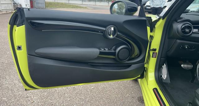 Mini Cabrio image 6