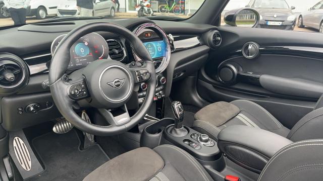 Mini Cabrio image 7