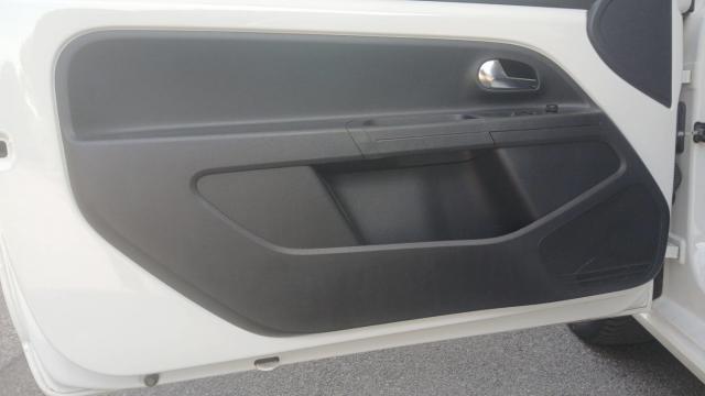 Volkswagen Up! image 1