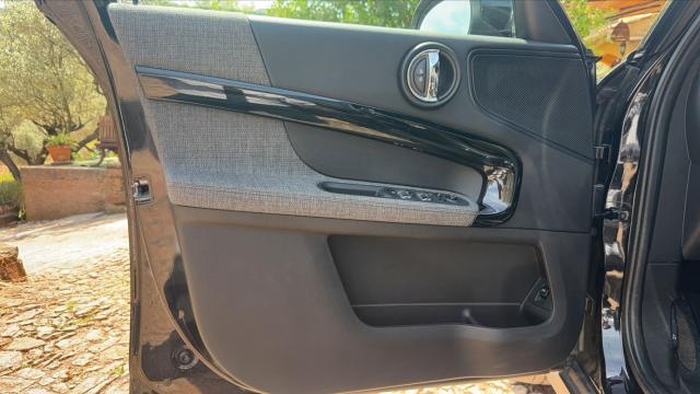 Mini Countryman image 2