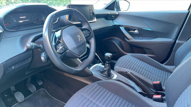 Peugeot 2008 image 2