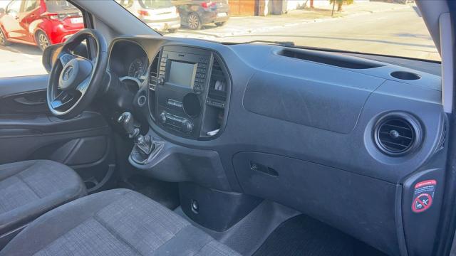 Mercedes Benz Vito image 2