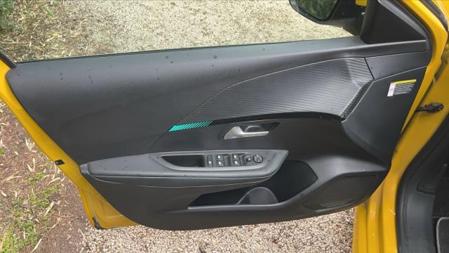 Peugeot 208 image 1