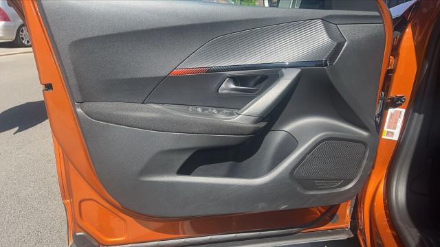 Peugeot 2008 image 2