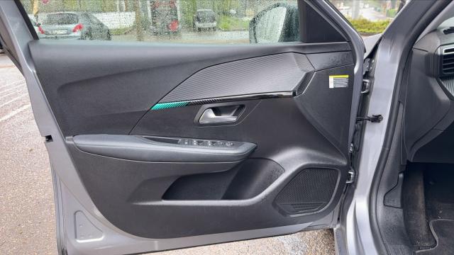 Peugeot 208 image 2