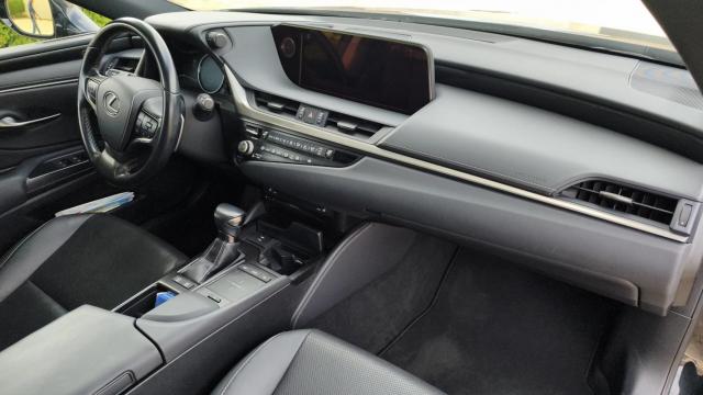 Lexus Es image 4