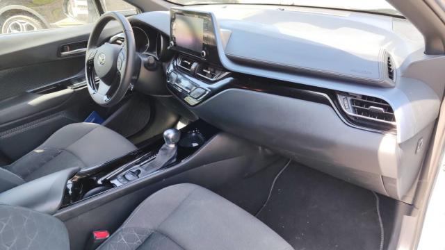 Toyota C-Hr image 6