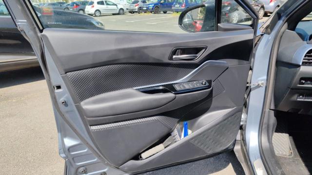 Toyota C-Hr image 9