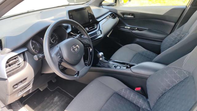 Toyota C-Hr image 8